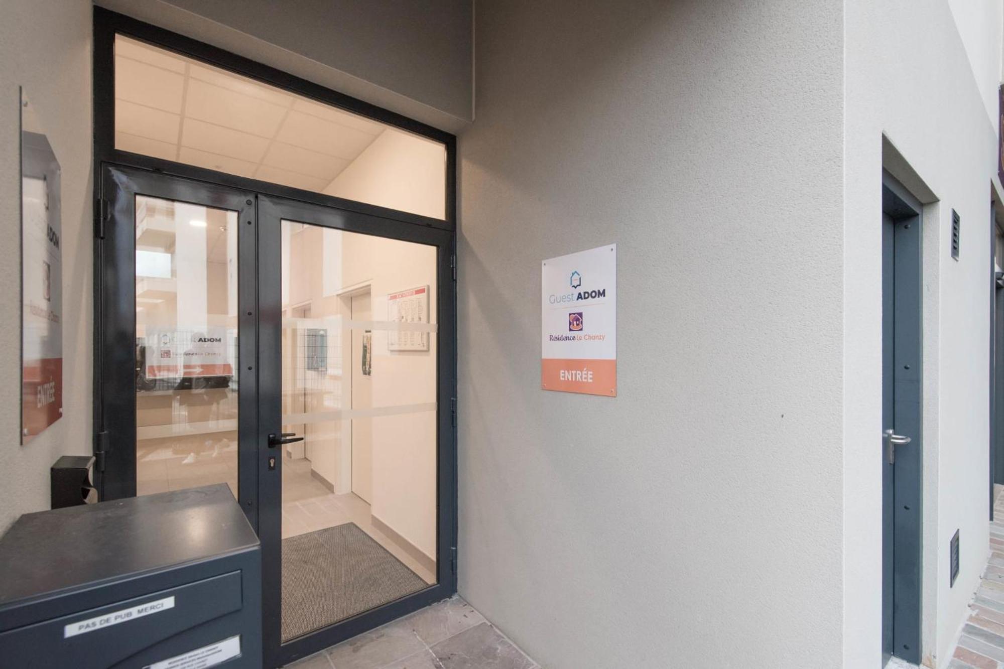 ELODIE - Appartement proche gare, arrivée 24 24 Le Mans Esterno foto